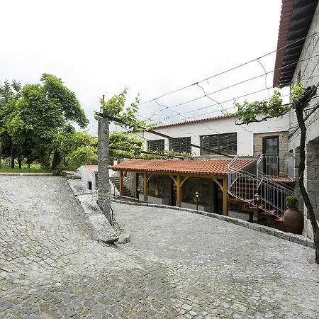 Farm stay Quinta Do Rio Fafe