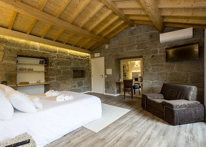 Quinta Do Rio Фермерский дом *